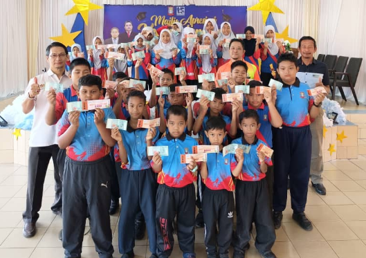 Kanthan and Langkawi Plants Bring Cheer to Students Through Back-to-School Programme